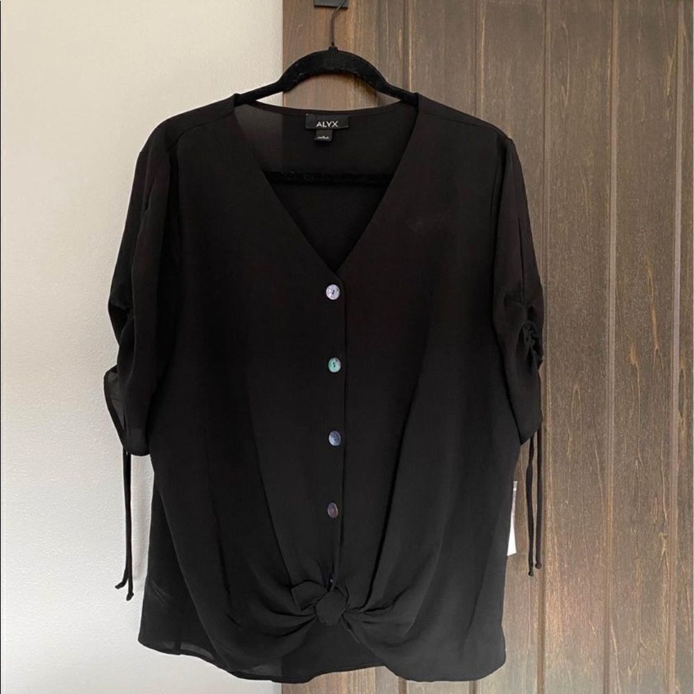 WOMENS NEW WITH TAGS TOP SIZE LARGE